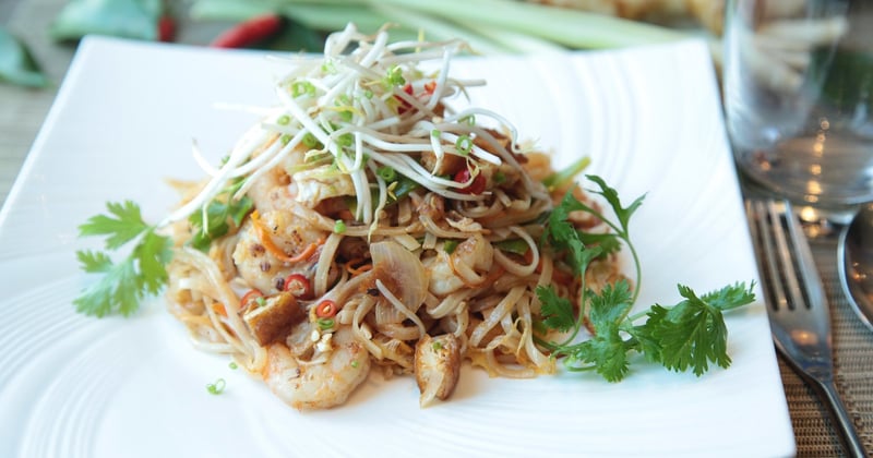 Pad thaï aux crevettes : la recette traditionnelle qui déchire