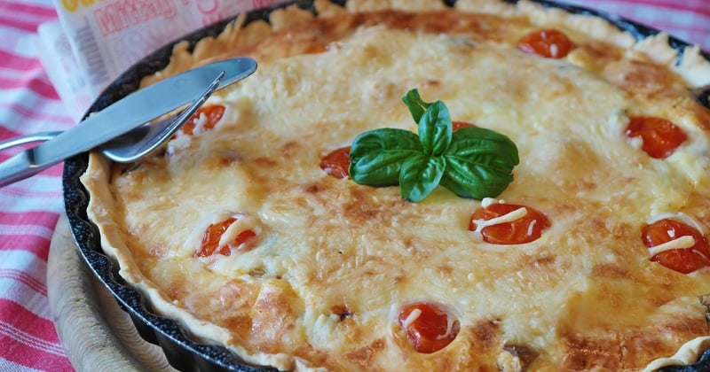 Quiche lorraine rapide avec pâte brisée : prête en 30 minutes