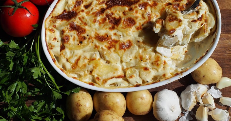 Gratin de pommes de terre sans crème facile : la recette fondante