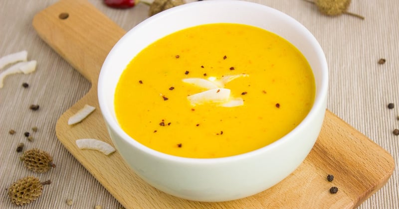 Curry de légumes au lait de coco et gingembre : le plat réconfort prêt en 30 min